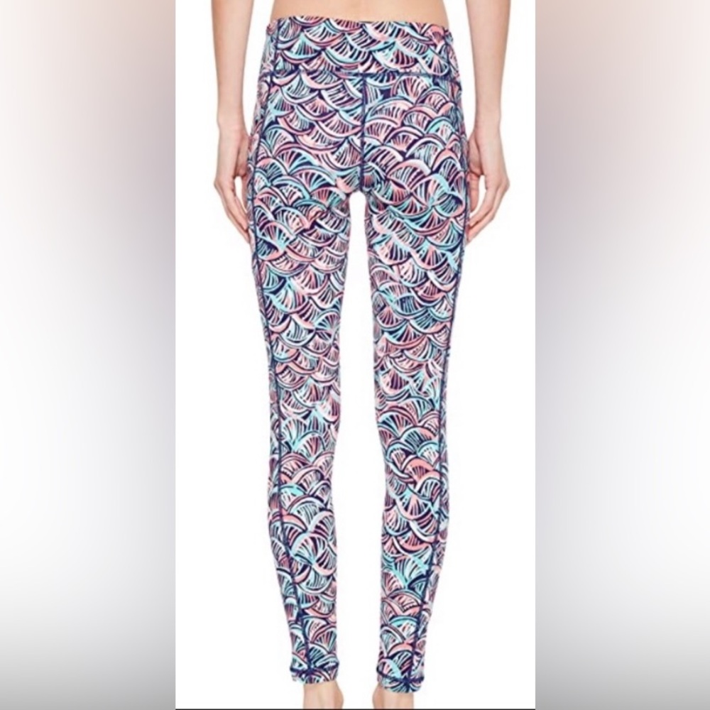 Lilly Pulitzer Neptunes Net Weekender Luxletic Leggings - Picture 4 of 12